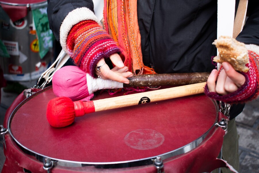 JNM Trommelband repetitie (Rhythms of Resistance)